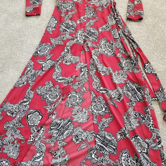 Express dress with slit - Picture 2 of 5